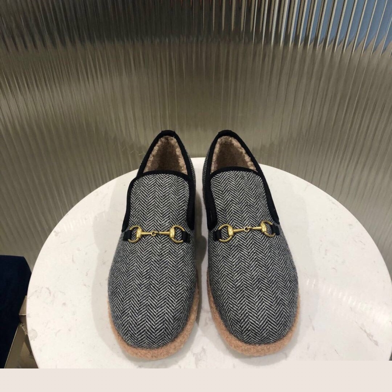 G*u*i casual shoes